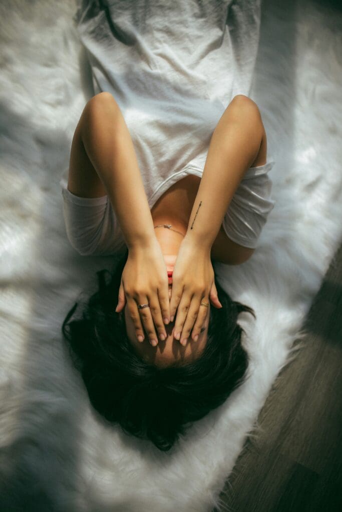 Lien entre stress, émotions et symptômes physique dans l'approche psychosomatique en naturopathie